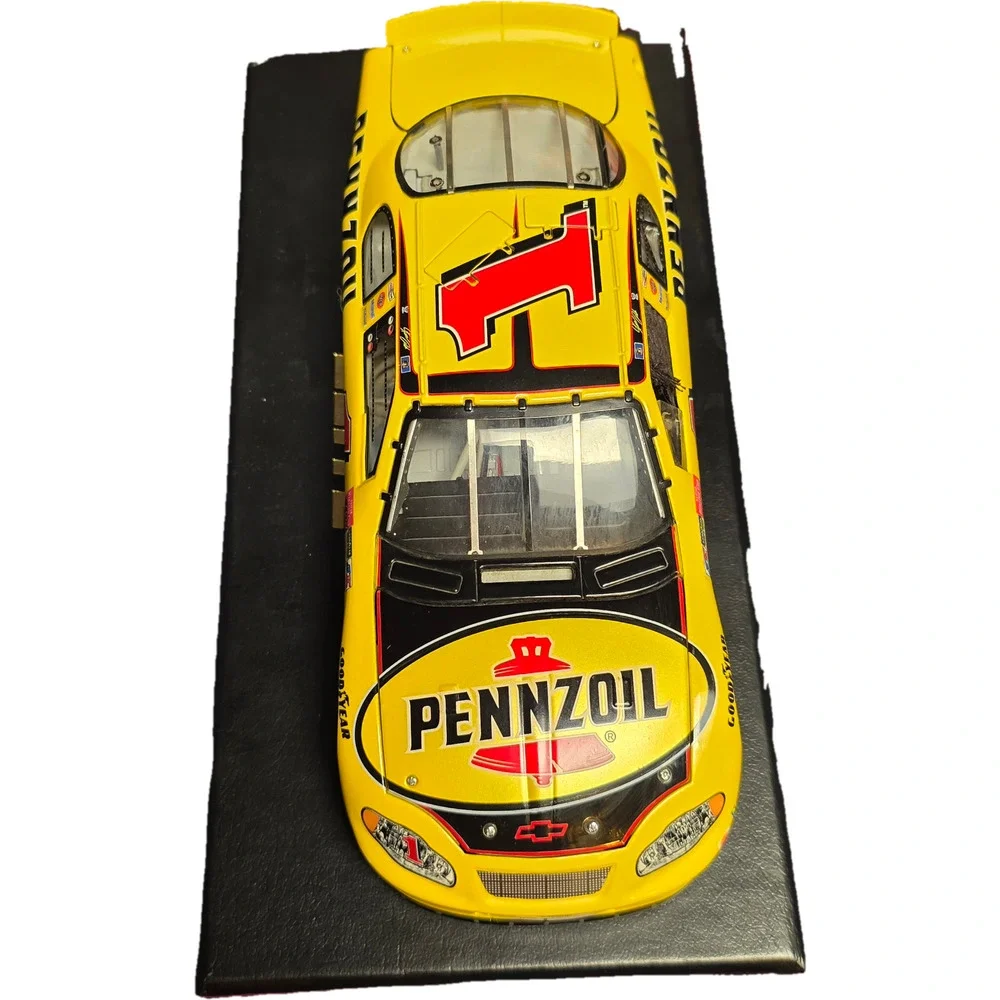 Jeff Green 1 Pennzoil Synthetic 2003 Monte Carlo Elite 1:24 NASCAR Action Yellow